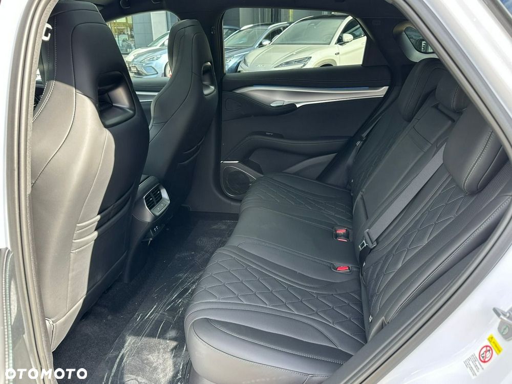 BYD Sealion 7 - 10