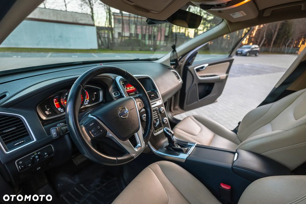 Volvo XC 60 T6 AWD Drive-E Momentum - 15