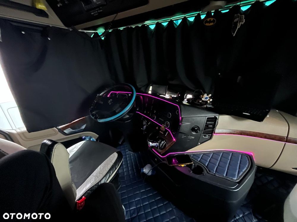 Mercedes-Benz ACTROS - 6