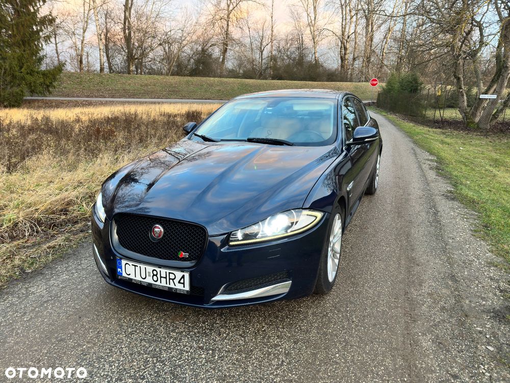 Jaguar XF 2.2 D Luxury - 28