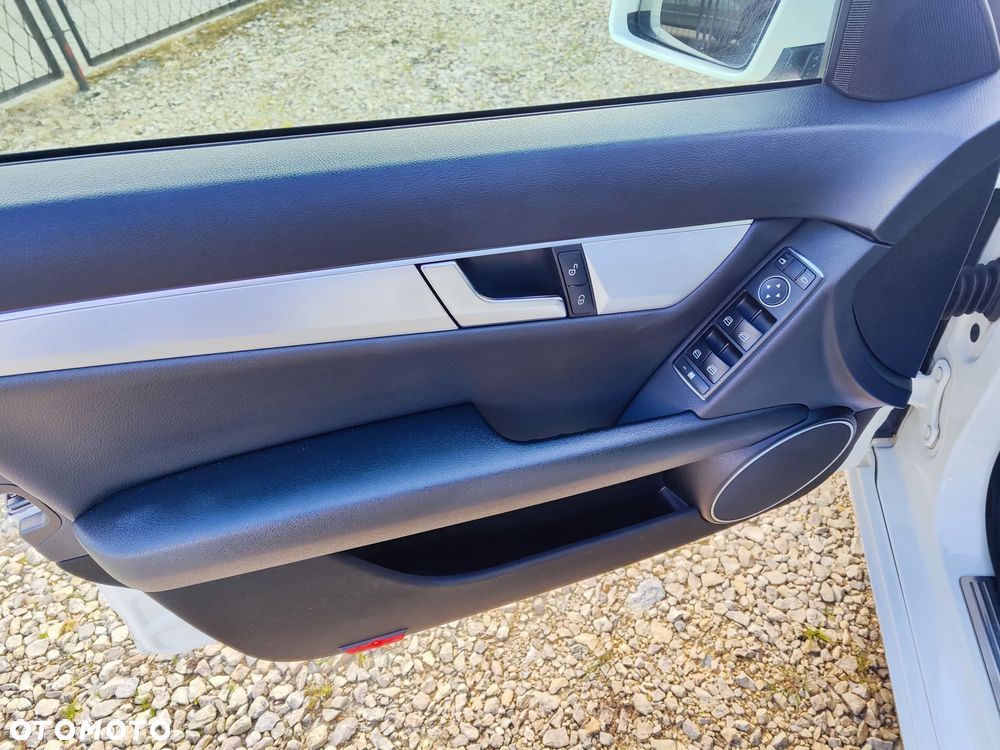 Mercedes-Benz Klasa C 220 (BlueTEC) d 7G-TRONIC Avantgarde - 21