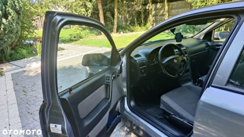 Opel Astra - 11