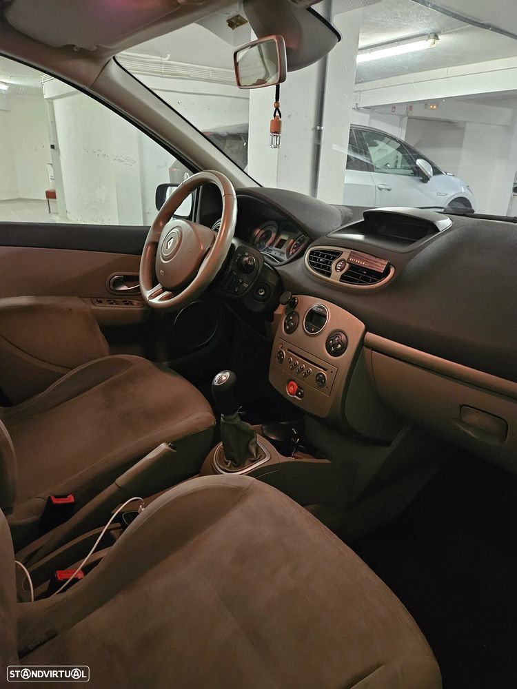 Renault Clio - 8