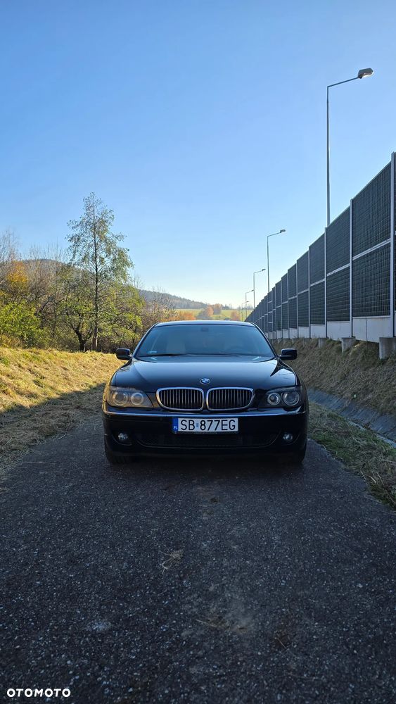 BMW Seria 7 740i - 4