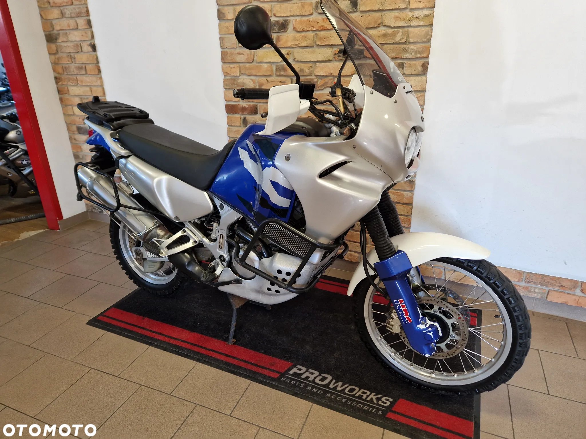 Honda XRV