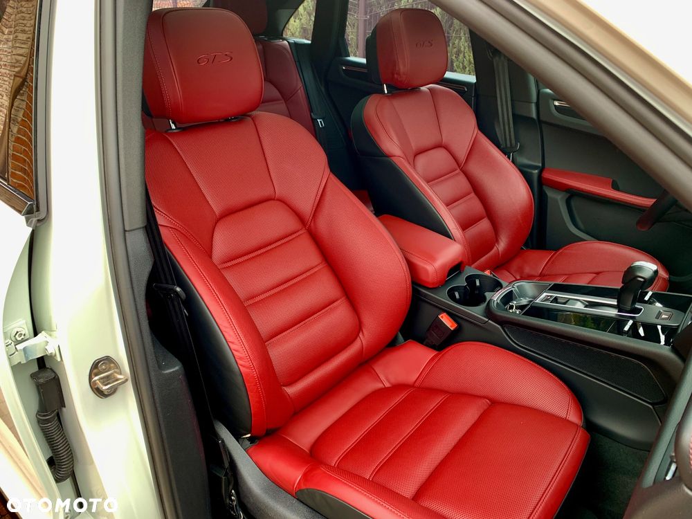 Porsche Macan GTS PDK - 17