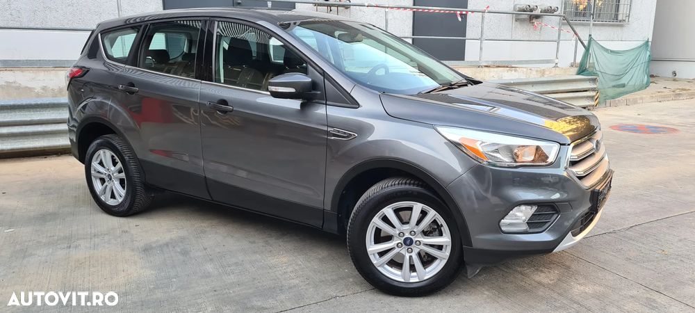 Ford Kuga 1.5 TDCi 2WD Trend - 4