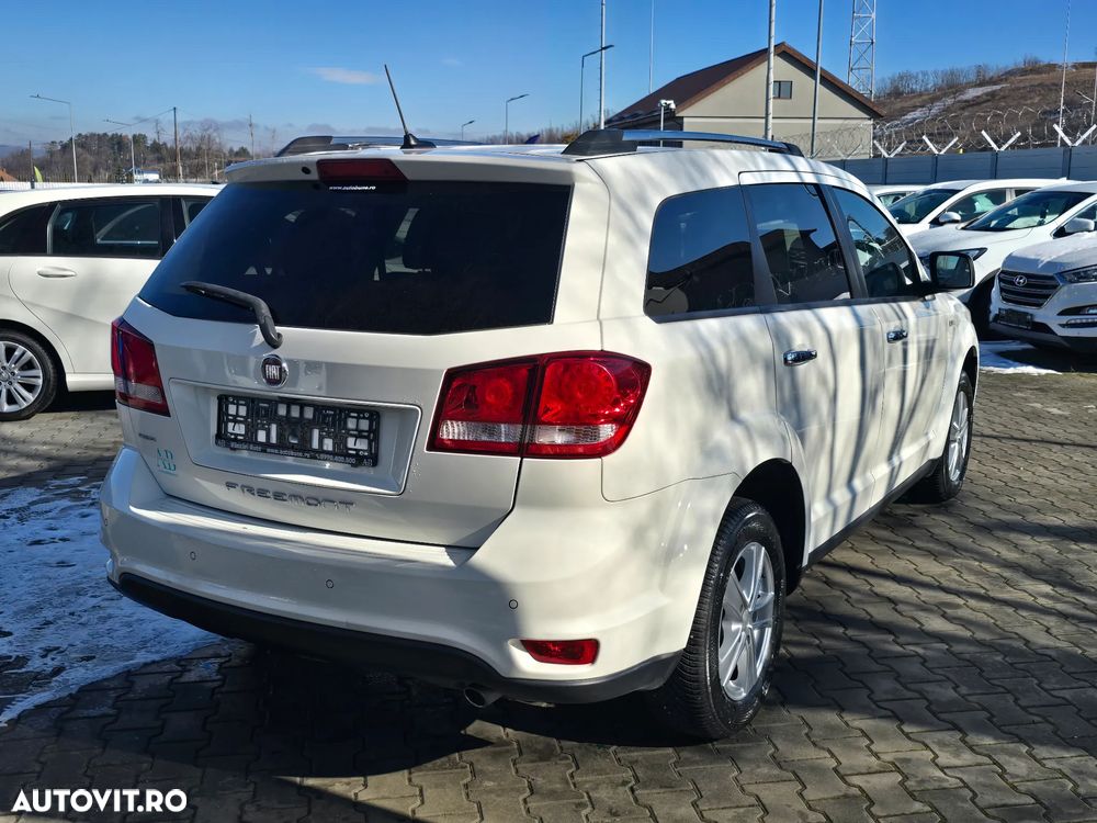 Fiat Freemont 2.0 Multijet 16V DPF Automatik Allrad Lounge - 4