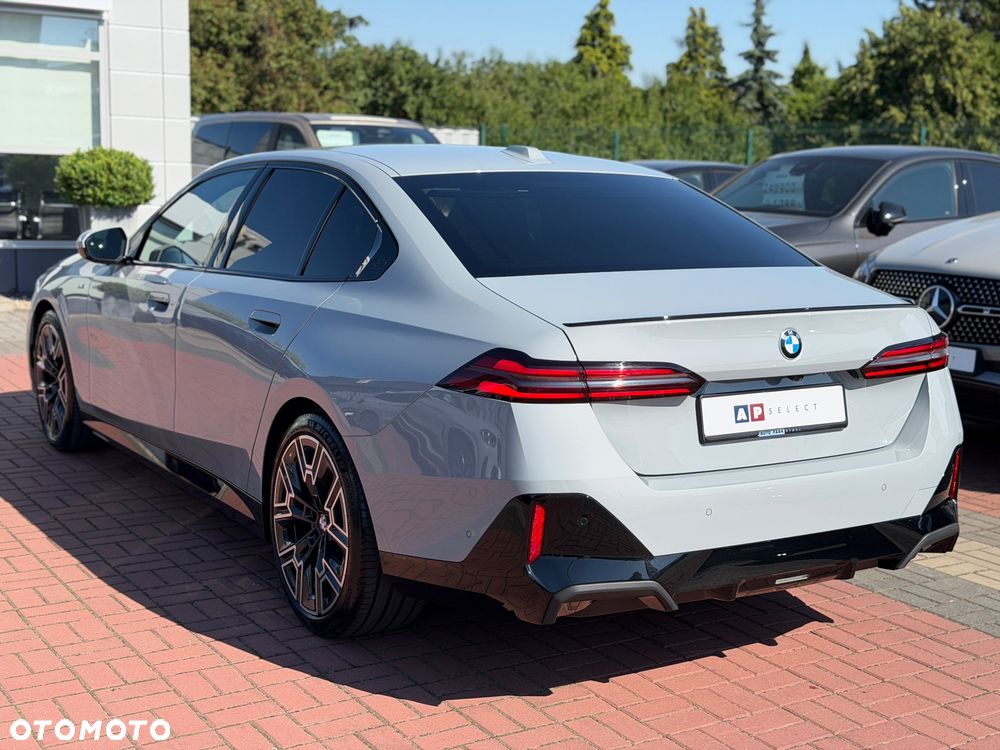 BMW Seria 5 520d xDrive mHEV M Sport - 3