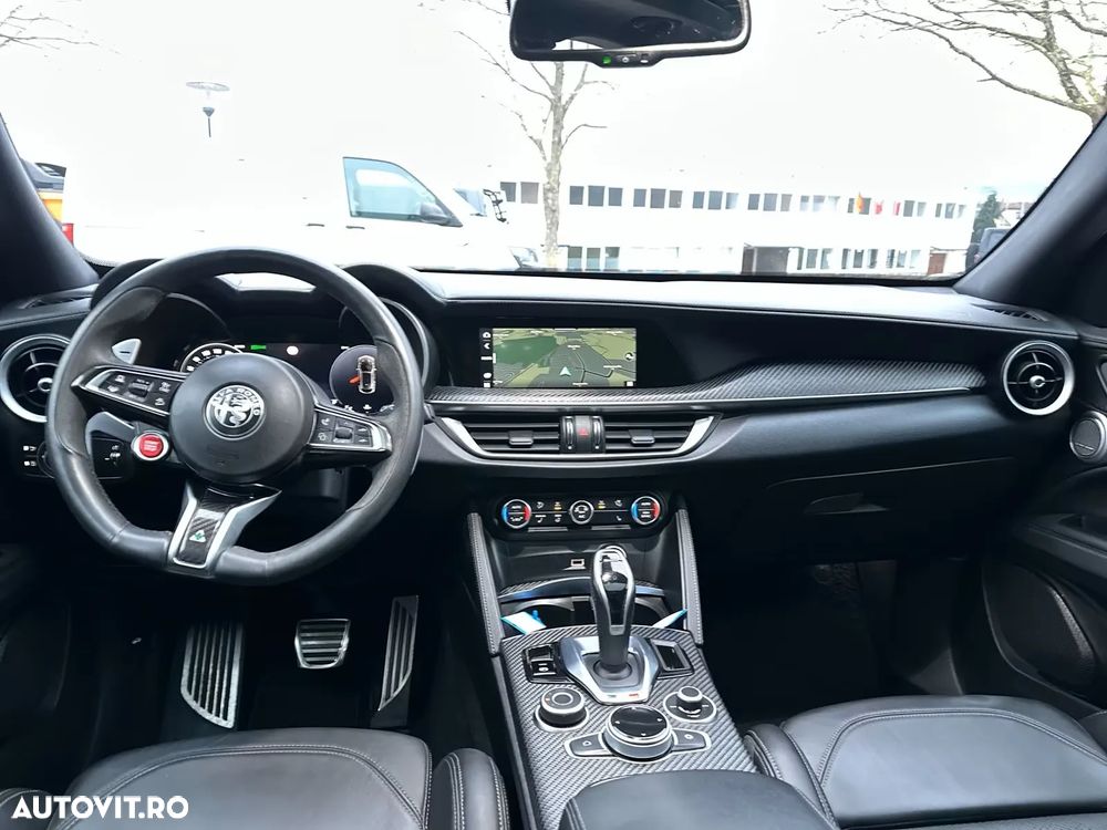 Alfa Romeo Stelvio V6 2.9 Bi-Turbo AT8-Q4 Quadrifoglio - 7