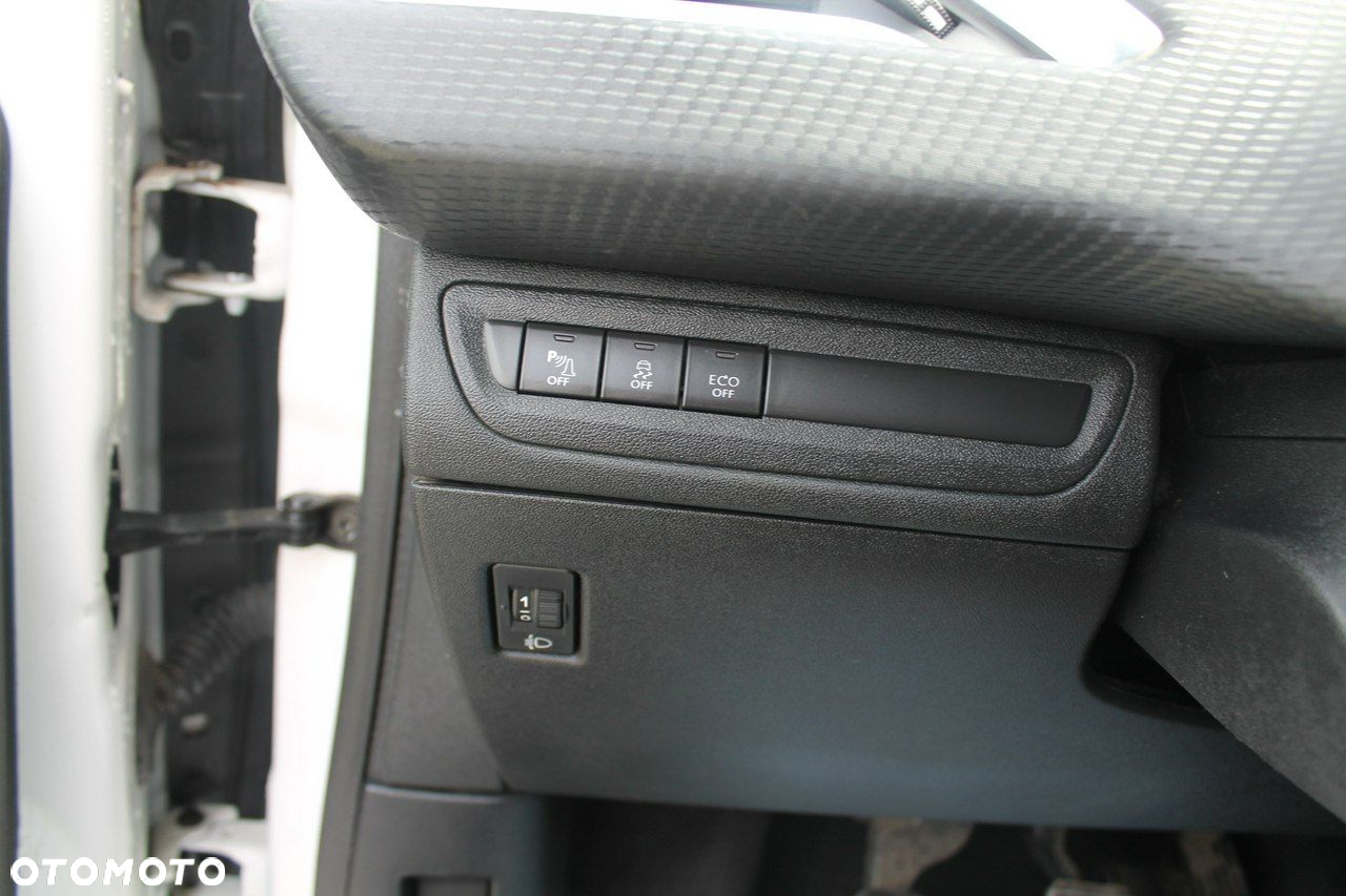 Peugeot 2008 - 18