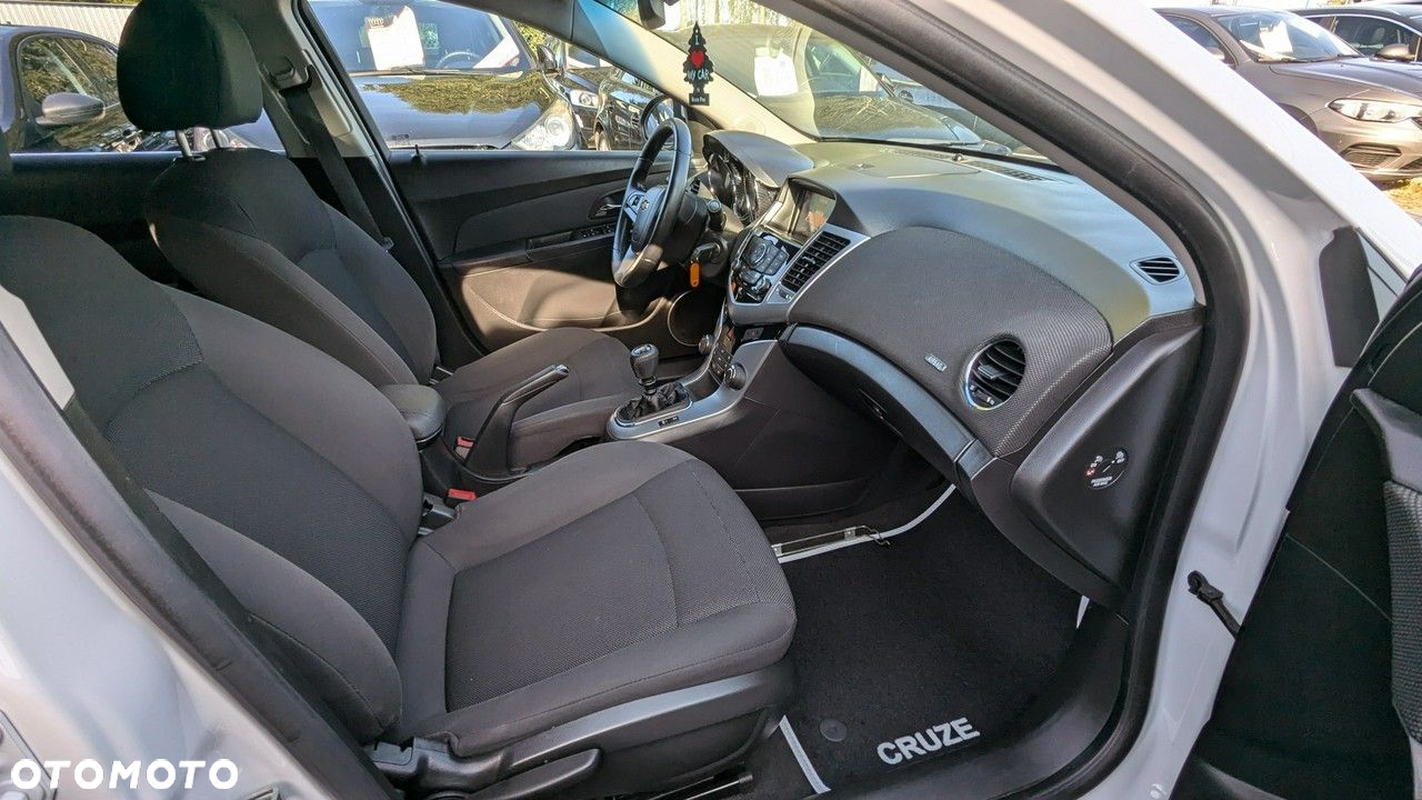 Chevrolet Cruze - 16