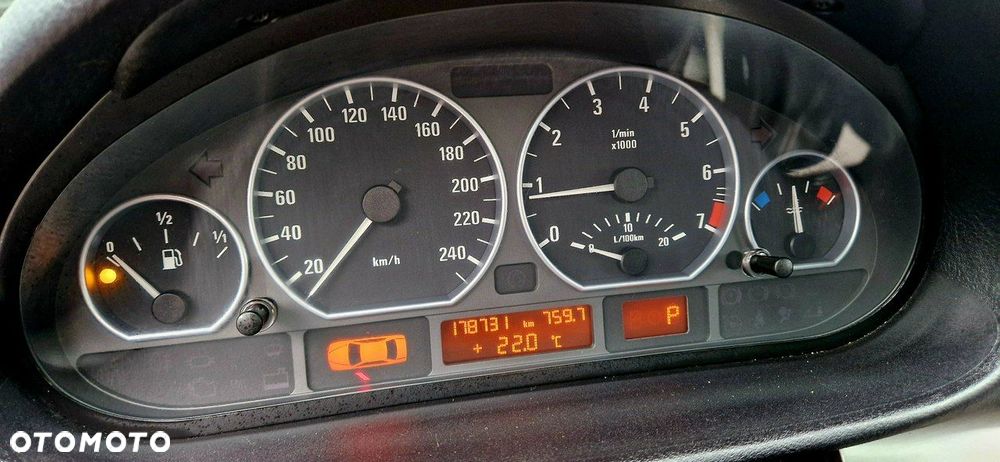 BMW Seria 3 318i Touring Edition Exclusive - 36
