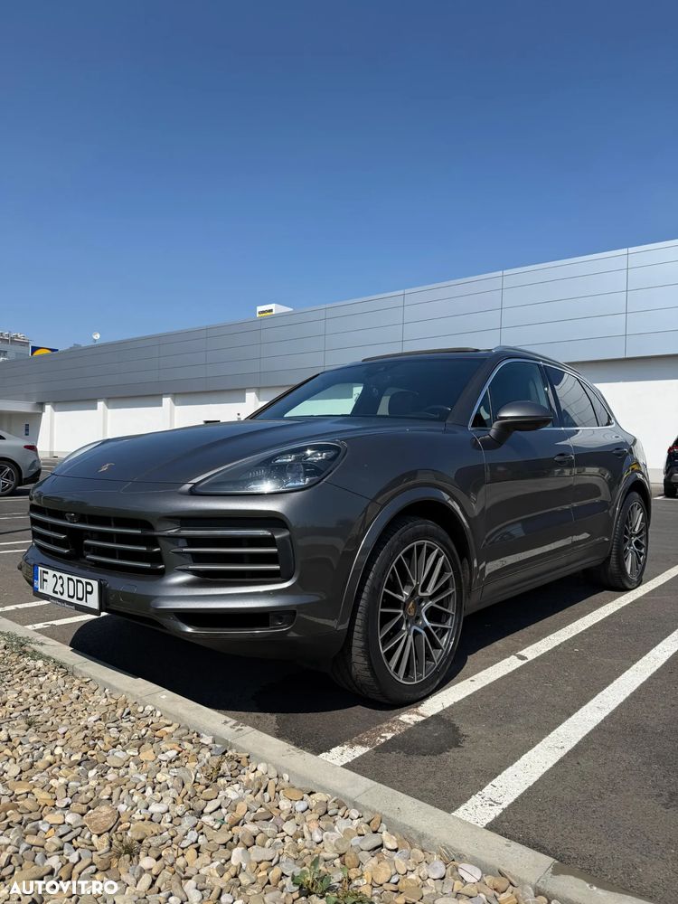 Porsche Cayenne Standard - 1