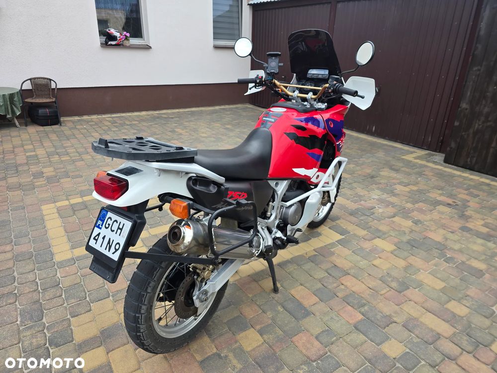 Honda XRV - 6