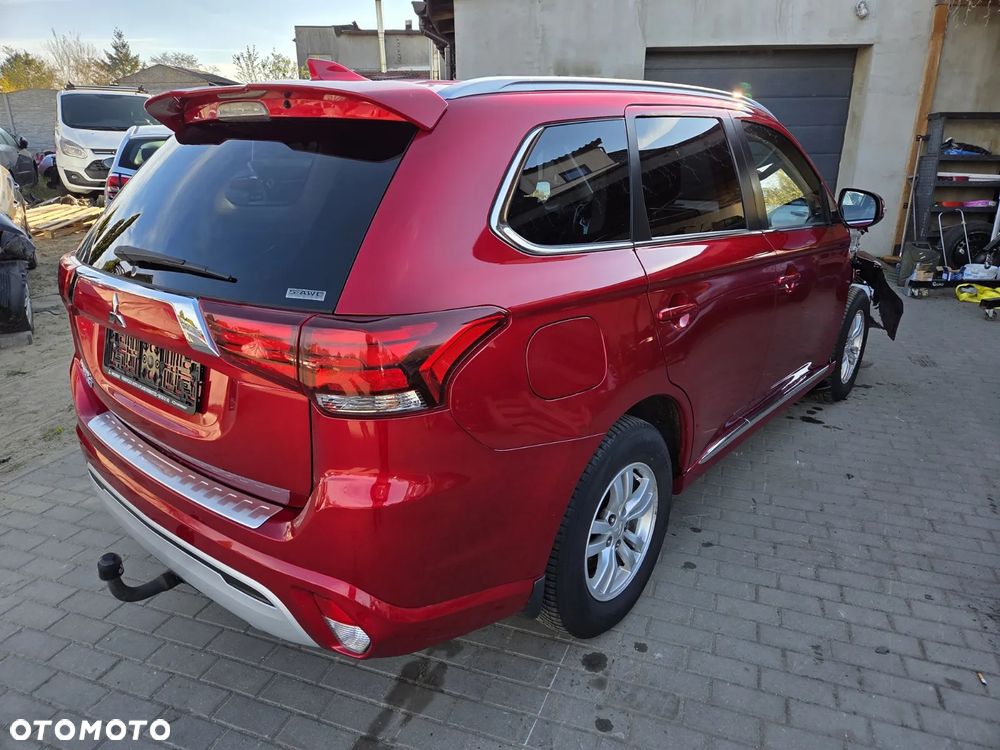 Mitsubishi Outlander - 30