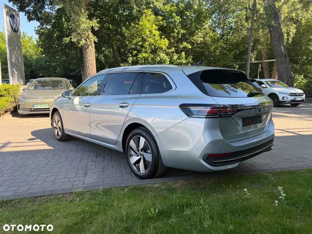 Volkswagen Passat Variant 1.5 TSI ACT mHEV Business Plus DSG - 5