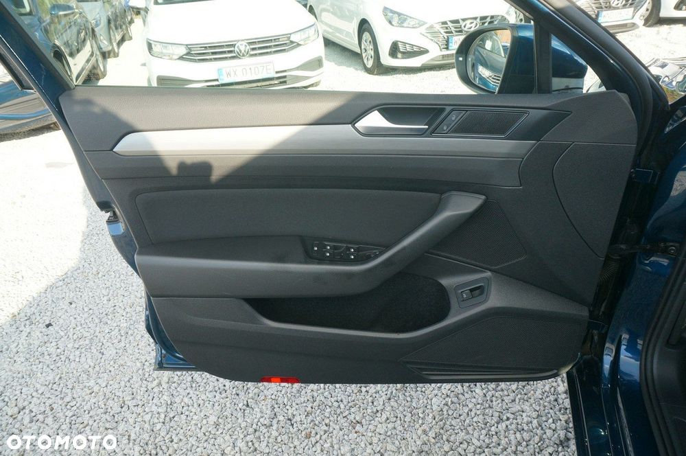 Volkswagen Passat - 19