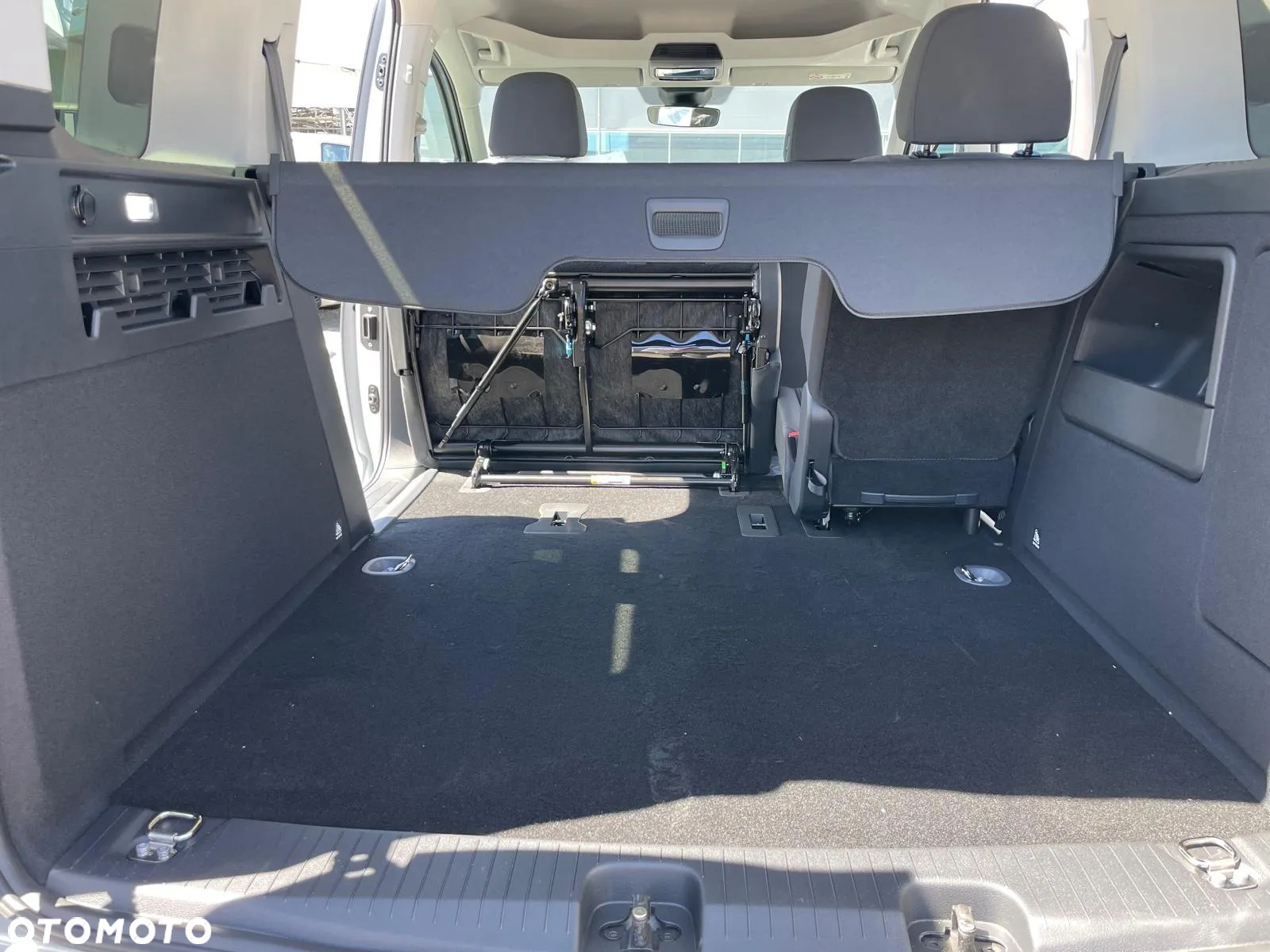 Volkswagen Caddy 2.0 TDI 4Motion - 12