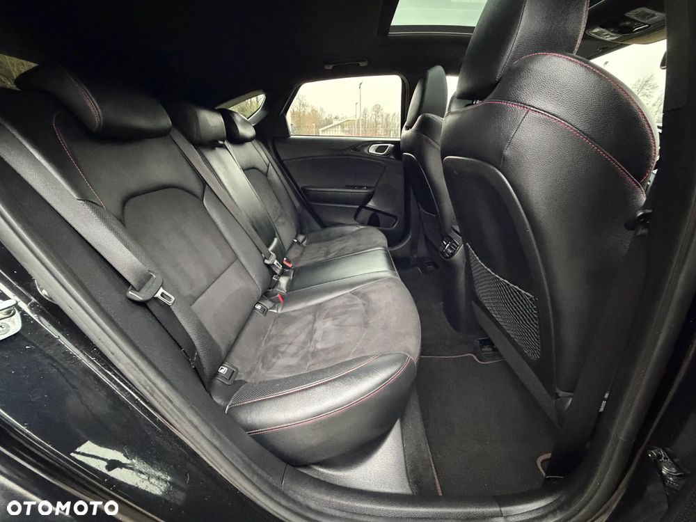 Kia ProCeed 1.6 T-GDI GT DCT - 11