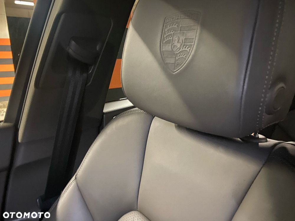 Porsche Macan - 25
