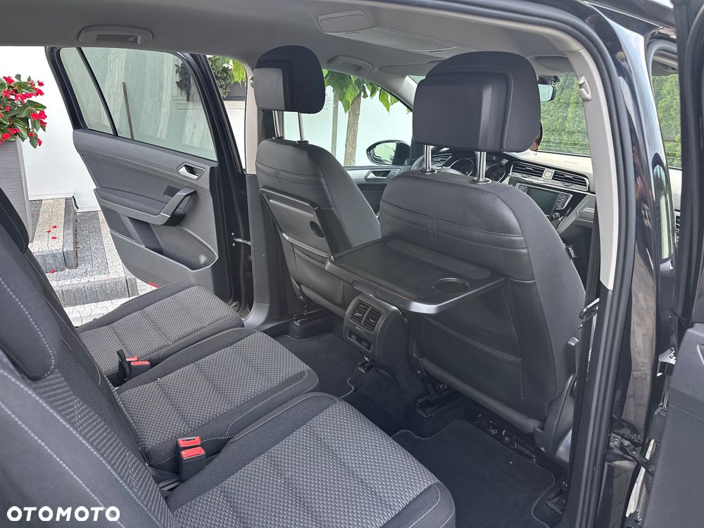 Volkswagen Touran 1.6 TDI SCR BlueMotion Technology Comfortline - 17
