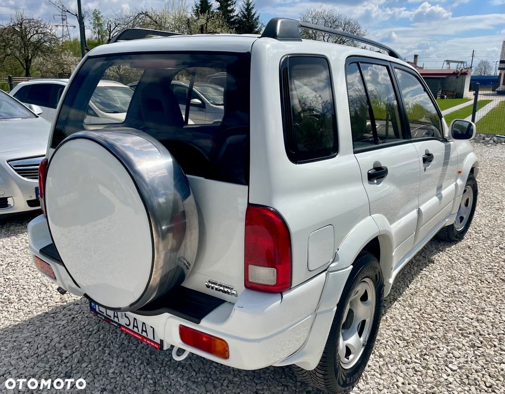 Suzuki Grand Vitara 2.0 Club - 9