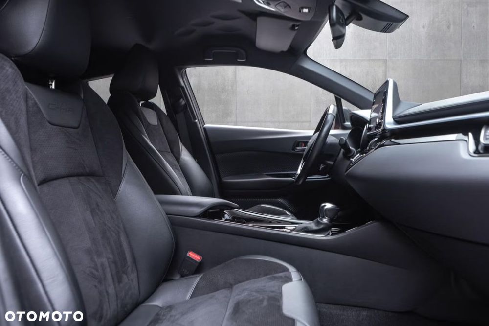 Toyota C-HR Lounge - 11
