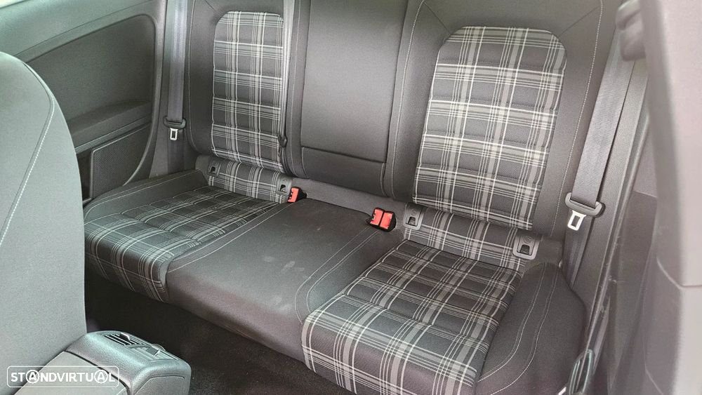 VW Golf 2.0 TDI GTD DSG - 26