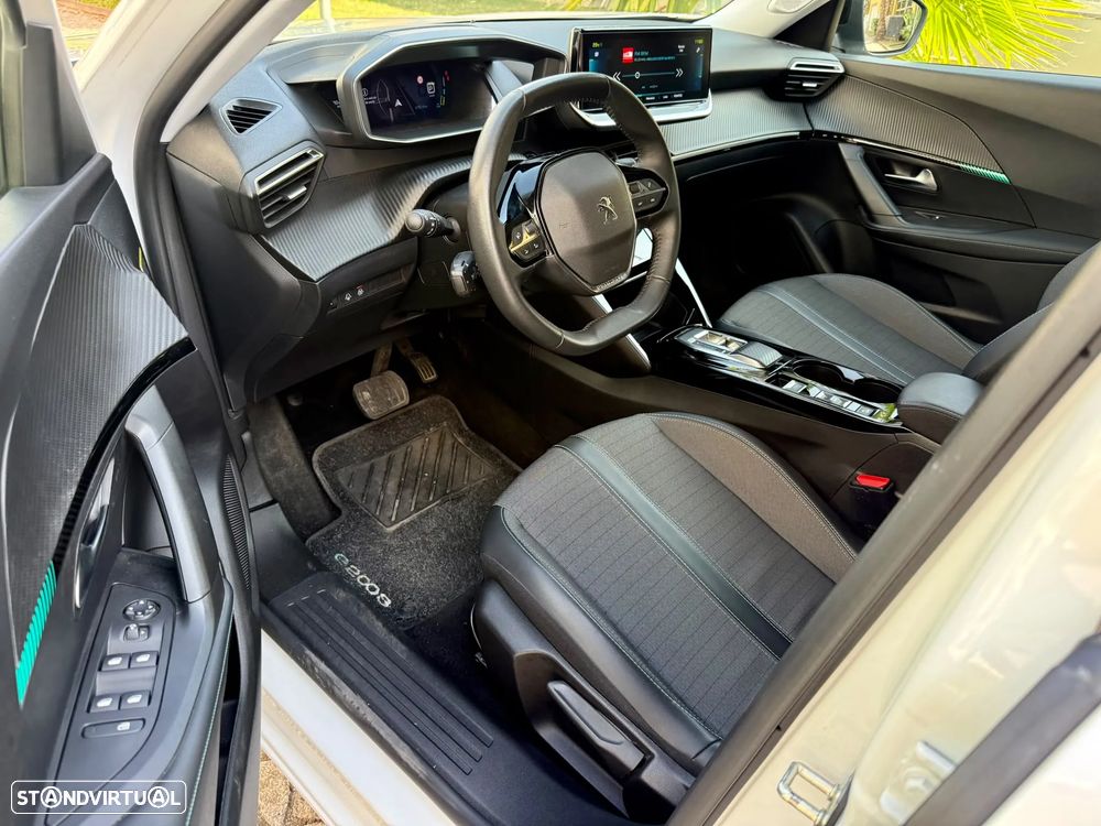Peugeot e-2008 Allure - 2