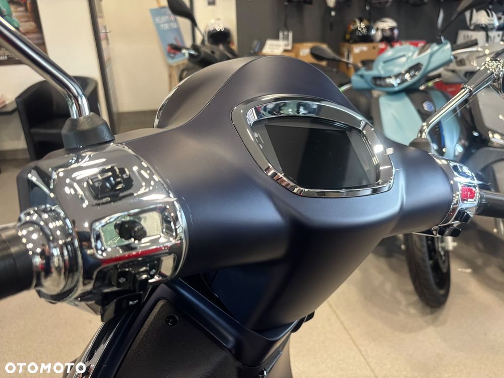 Vespa GTS - 8