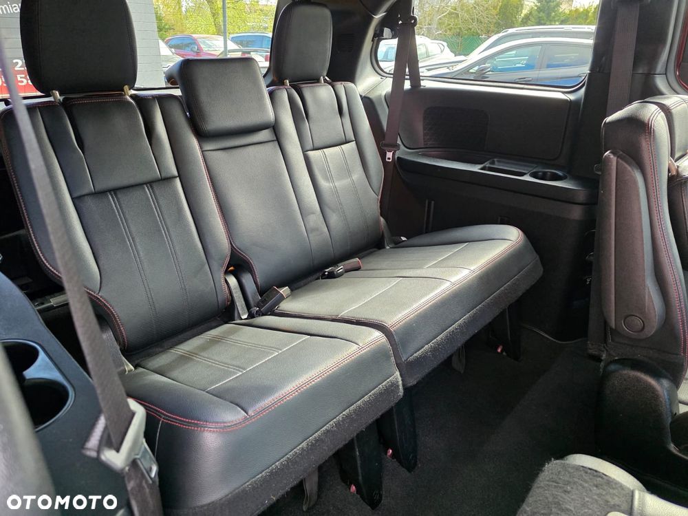 Dodge Grand Caravan - 21