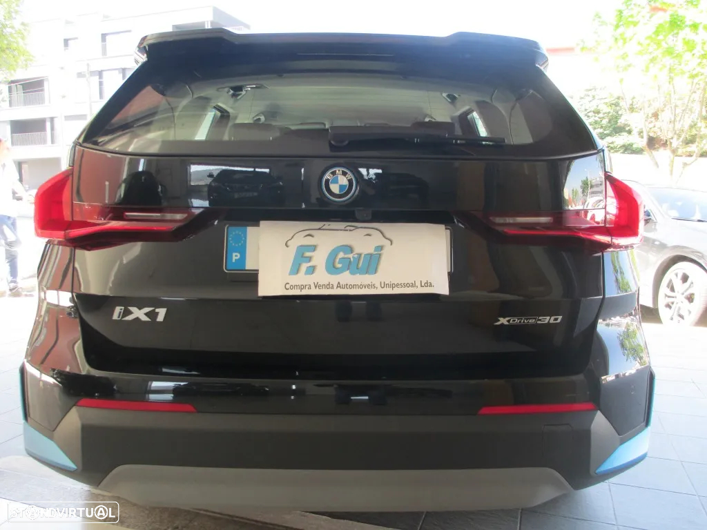 BMW iX1 xDrive30 - 19