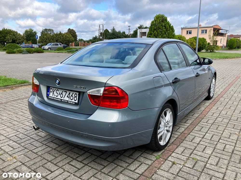 BMW Seria 3 320i - 7