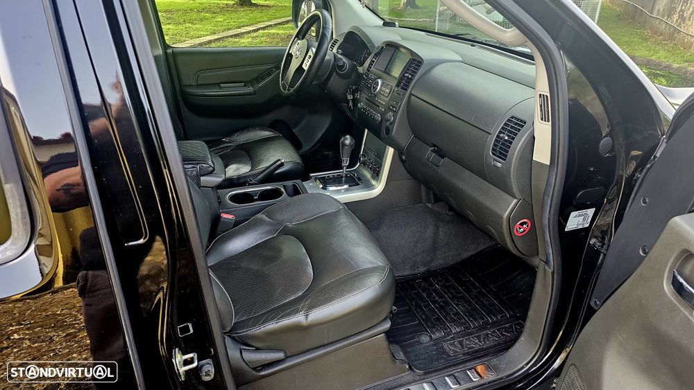 Nissan Navara 3.0 dCi V6 CD LE AT 4WD - 7