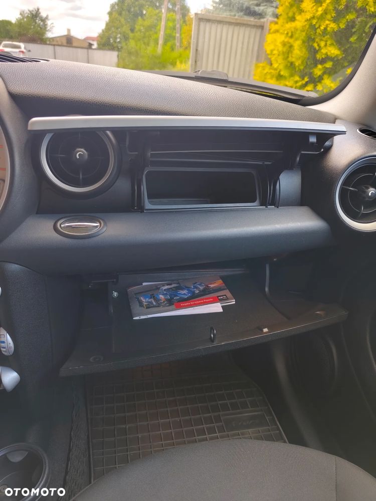 MINI Cooper D 50 Mayfair - 30