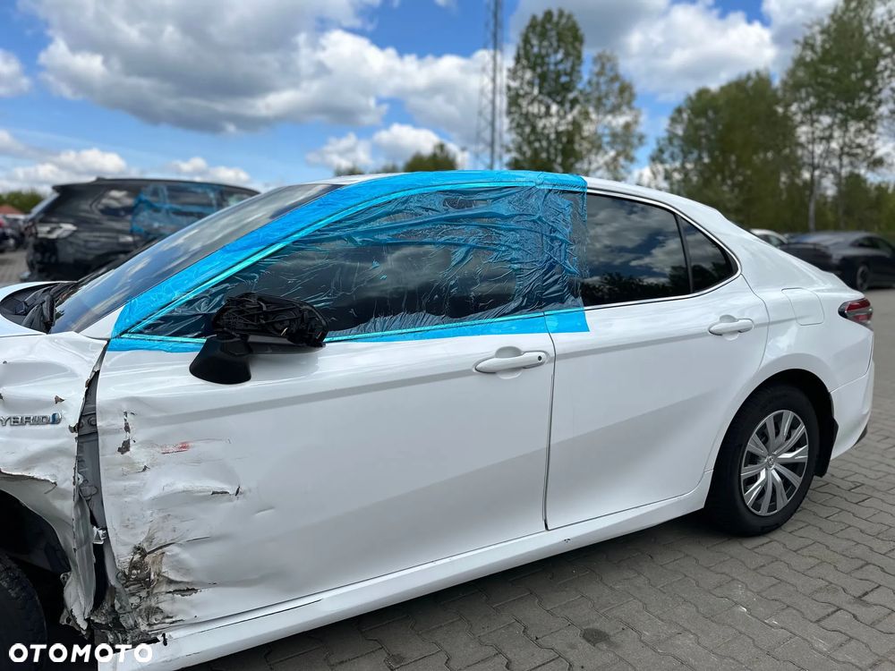 Toyota Camry - 5
