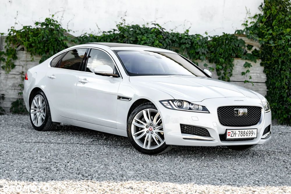 Jaguar XF 20d Prestige - 3
