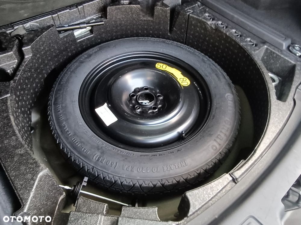 Land Rover Discovery Sport TD4 HSE Luxury - 11