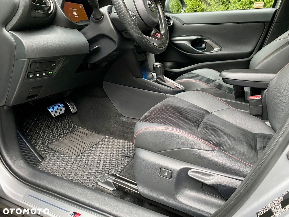 Toyota Yaris Cross - 15