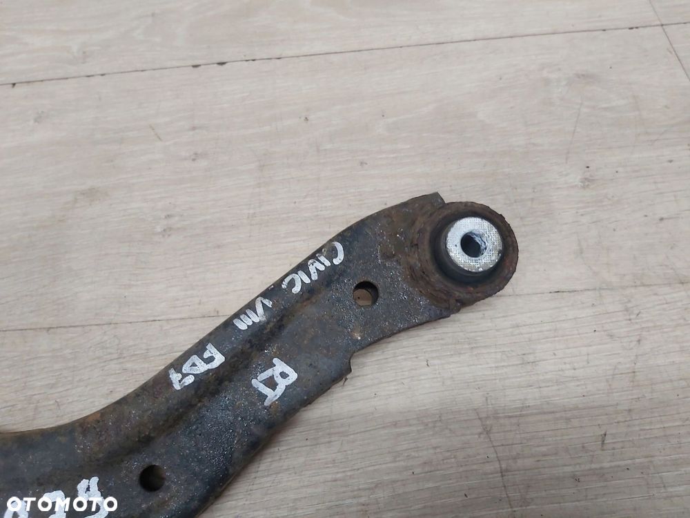 Honda Civic VIII 8 sedan wahacz prawy tył SEDAN - 1