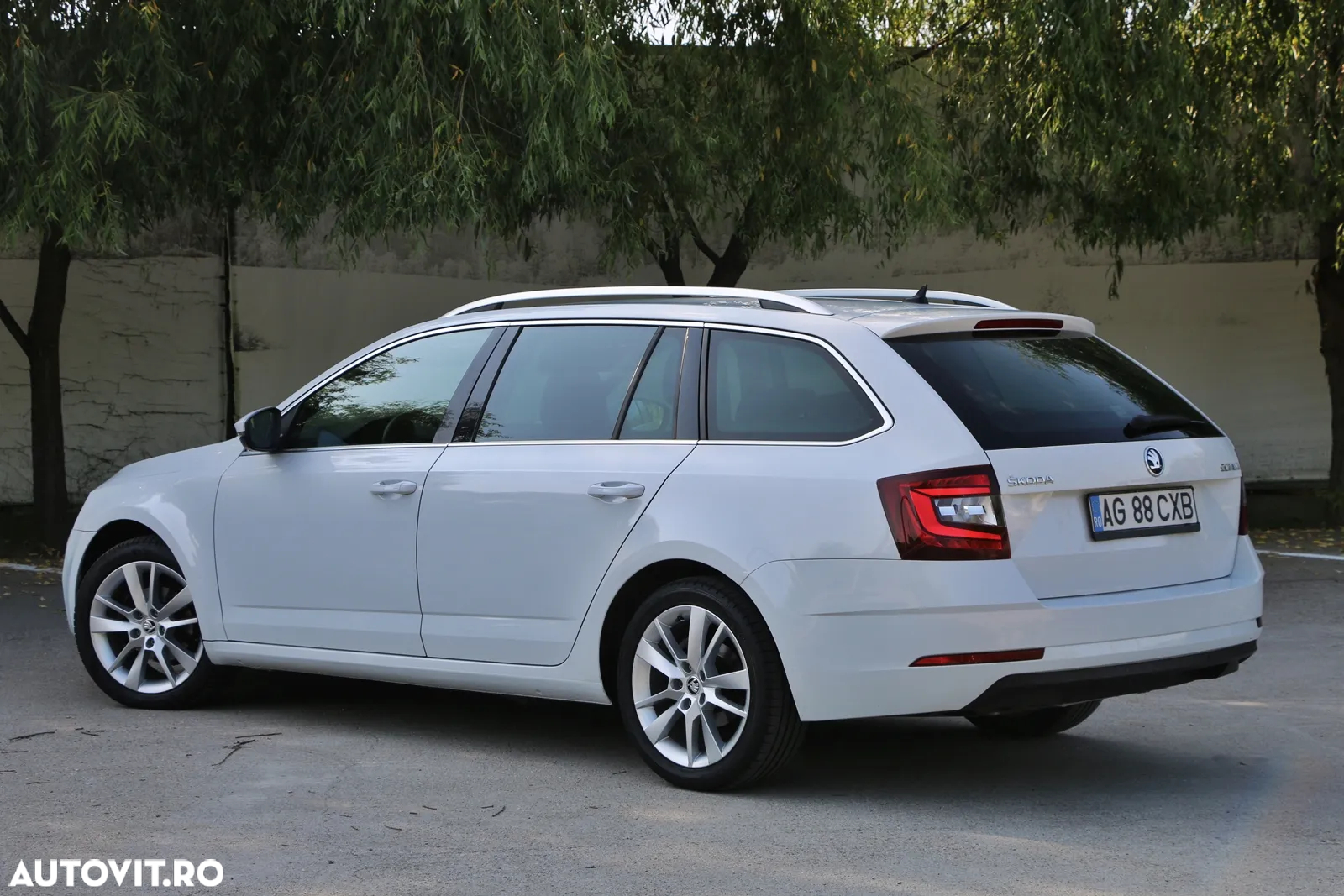 Skoda Octavia Combi Diesel 1.6 TDI DSG Style - 17