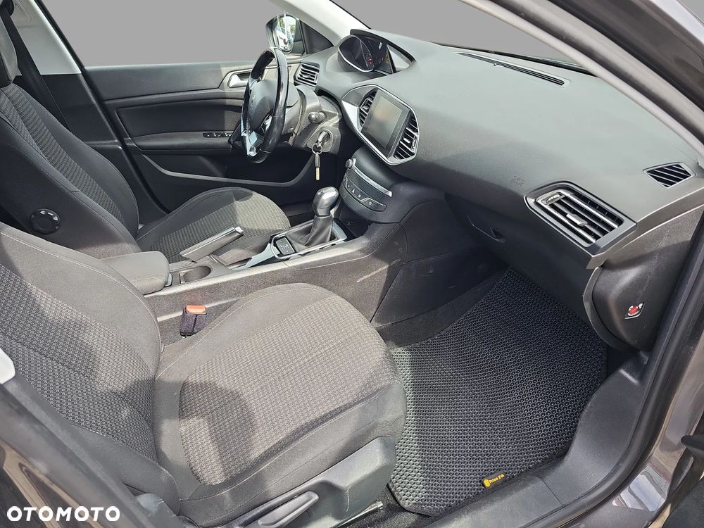 Peugeot 308 1.2 PureTech GPF Active Pack S&S EAT8 - 12