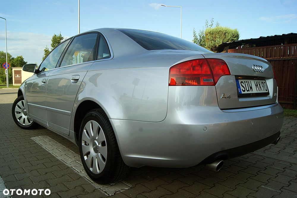 Audi A4 Limousine - 17