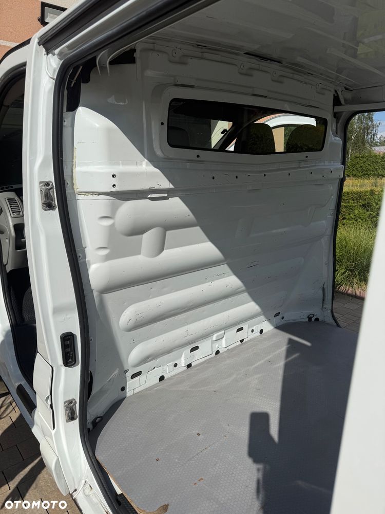 Opel Vivaro - 18