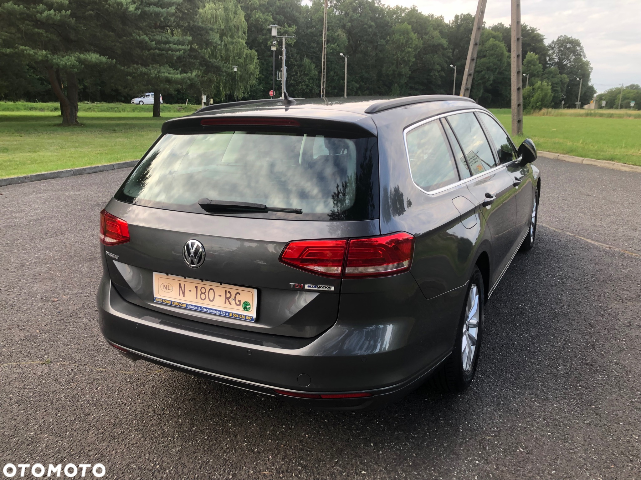 Volkswagen Passat Variant 1.6 TDI (BlueMotion Technology) Comfortline - 11