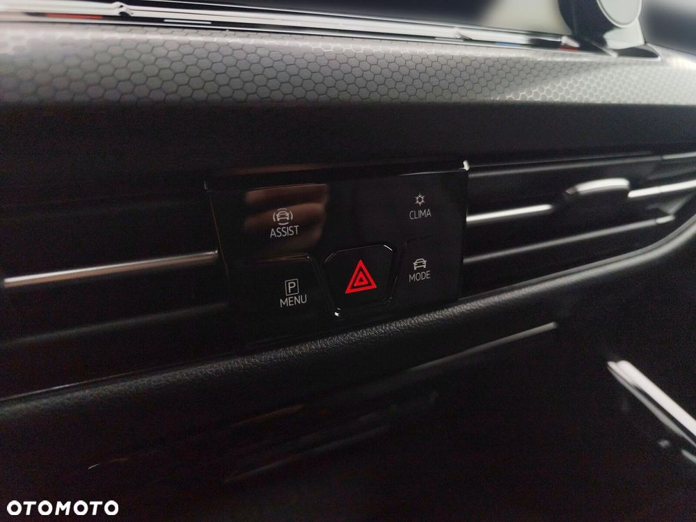 Volkswagen Golf - 22