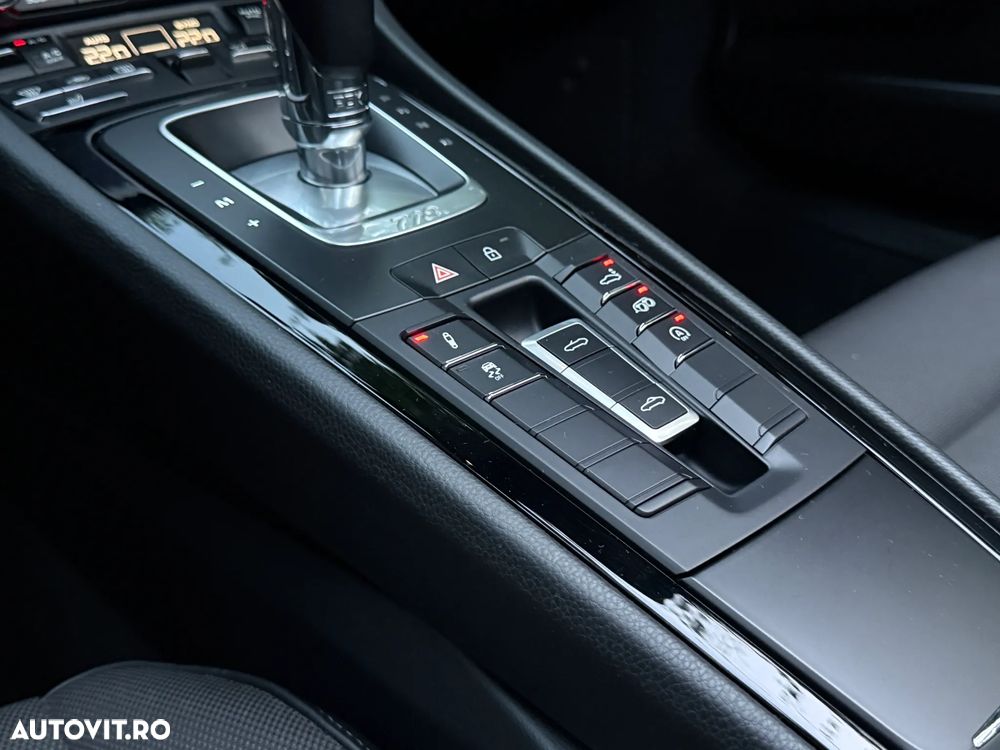 Porsche Boxster T PDK - 10
