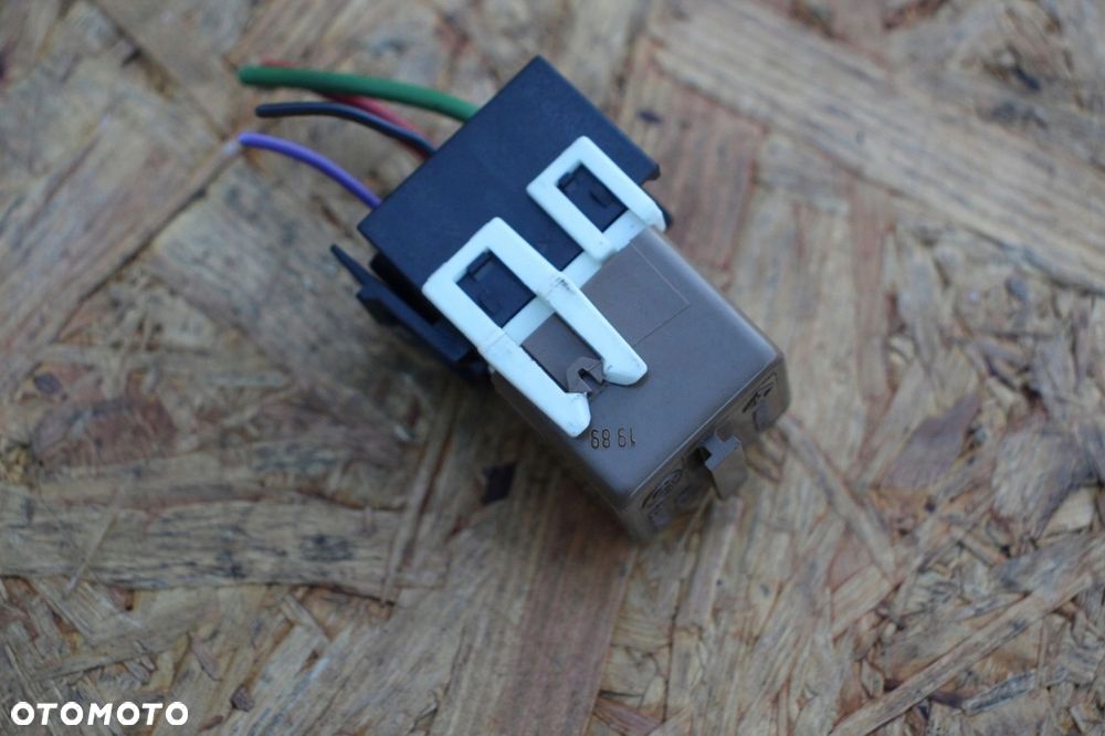 Przekaźnik BMW brązowy 1388745 - 1