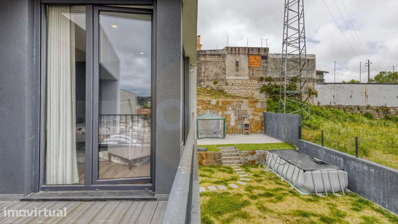 Moradia T3 à venda em São Mamede de Infesta Porto - Grande imagem: 2/30